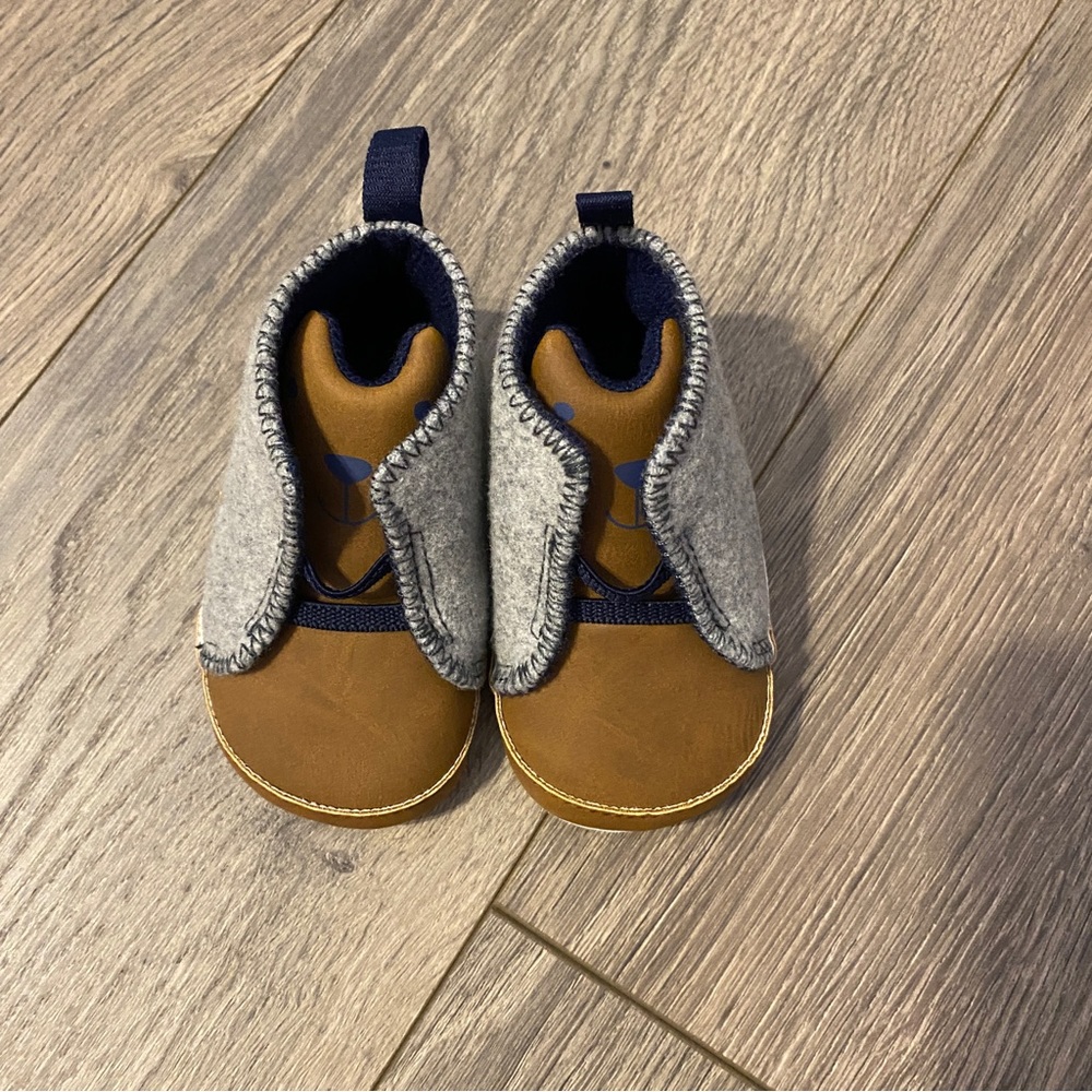 Carter’s soft sole infant shoes